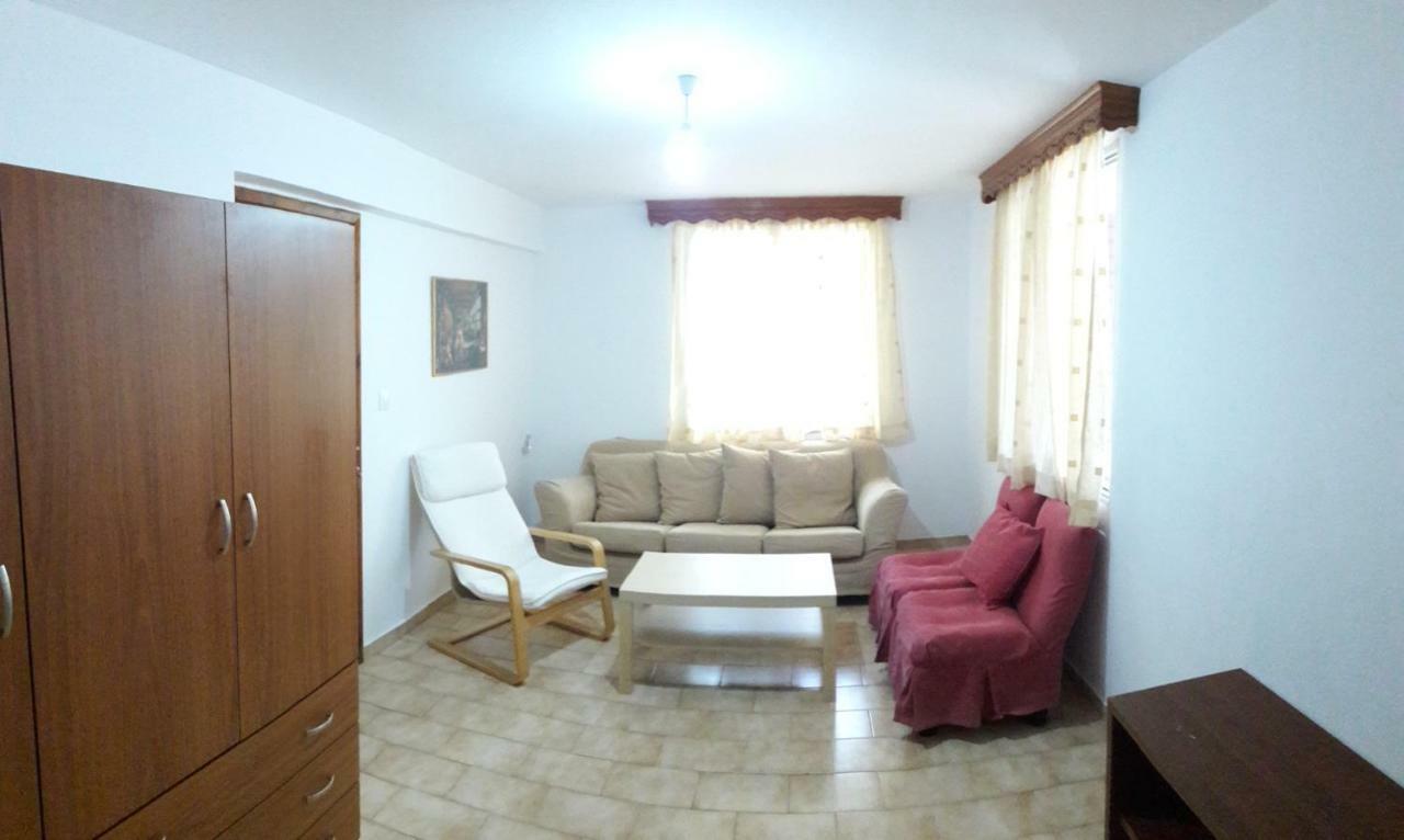 Anastasia' S Guest House 新马尔马拉斯 外观 照片