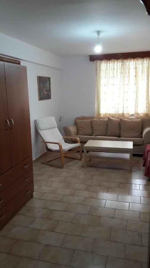 Anastasia' S Guest House 新马尔马拉斯 外观 照片
